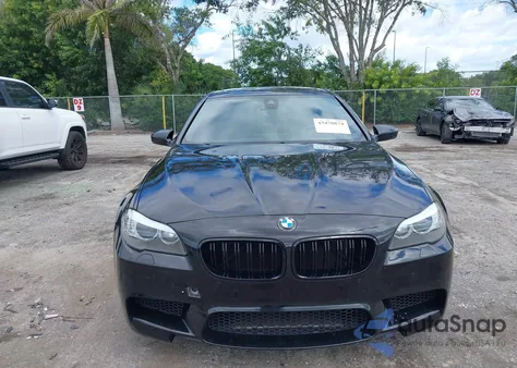 2013 BMW M5 z USA, uszkodzony, nr VIN WBSFV9C51DC773385